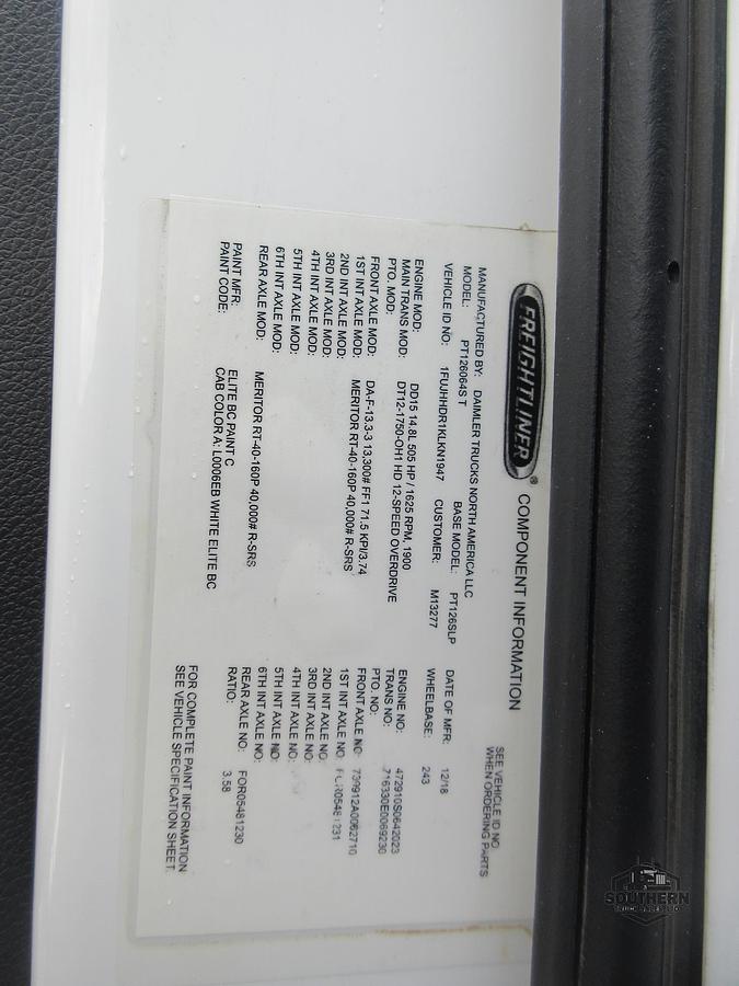 Used 2019 FREIGHTLINER CASCADIA 126