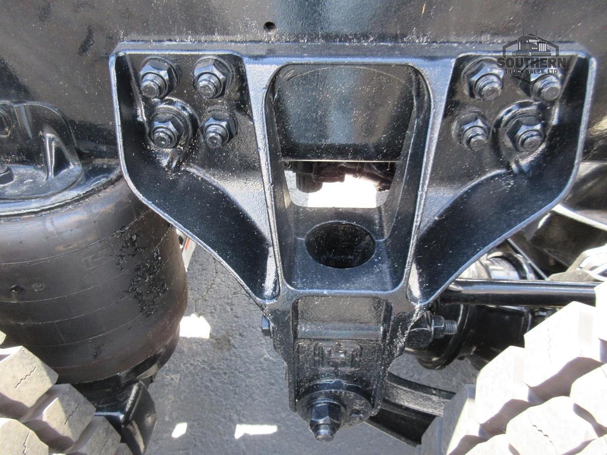 2025 KENWORTH T880