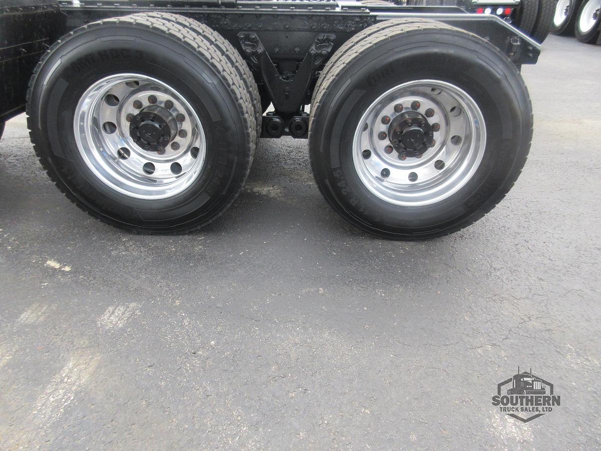 Used 2023 KENWORTH T880
