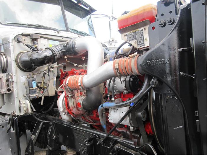 Used 2015 PETERBILT 389