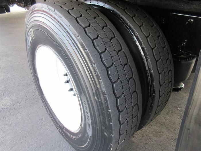 Used 2018 FREIGHTLINER BUSINESS CLASS M2 106