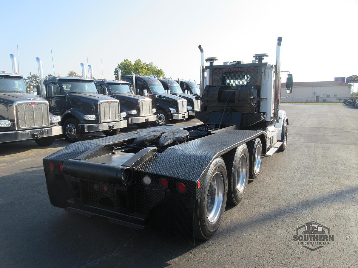 Used 2018 FREIGHTLINER 122SD