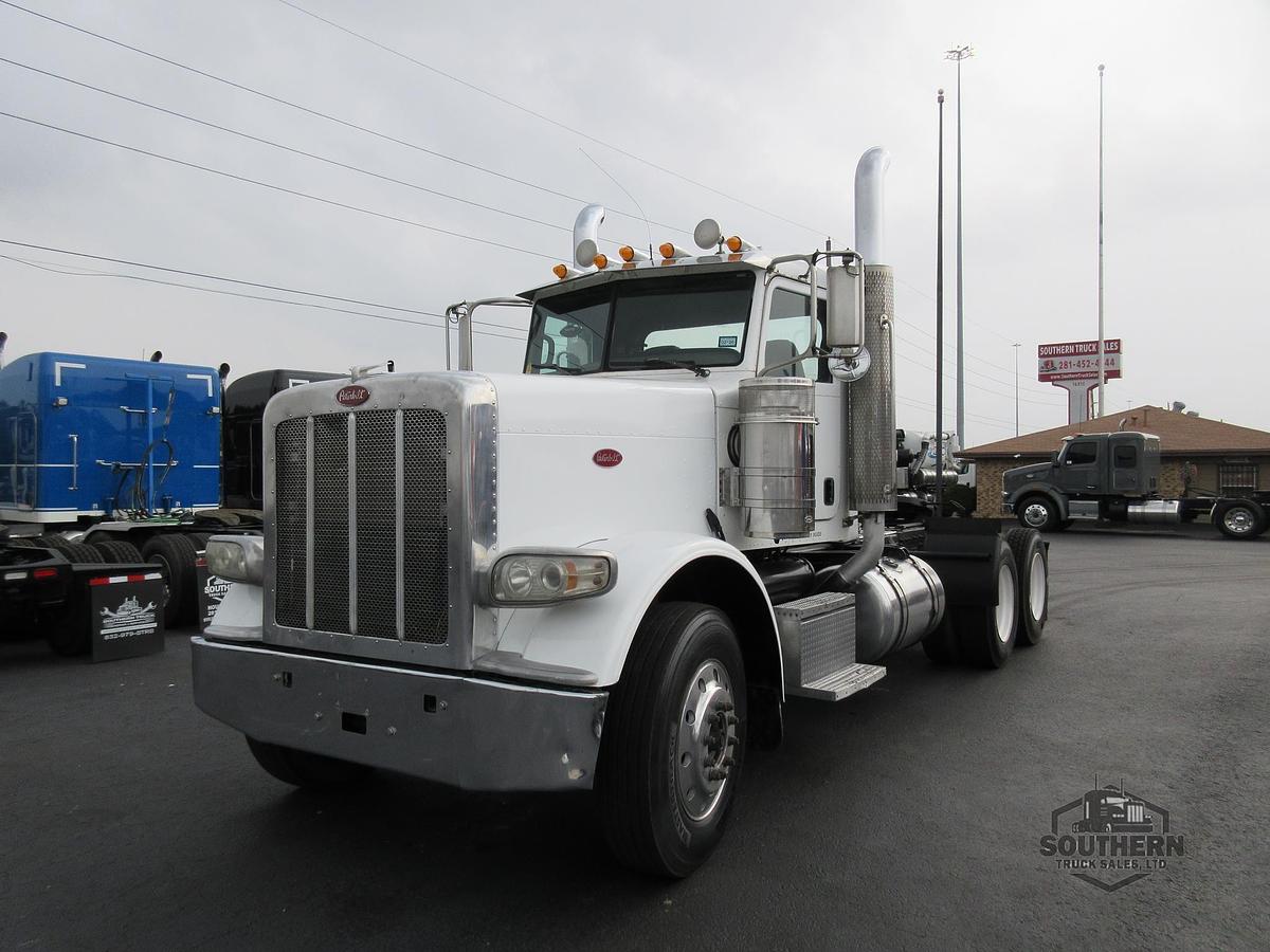 Used 2011 PETERBILT 388
