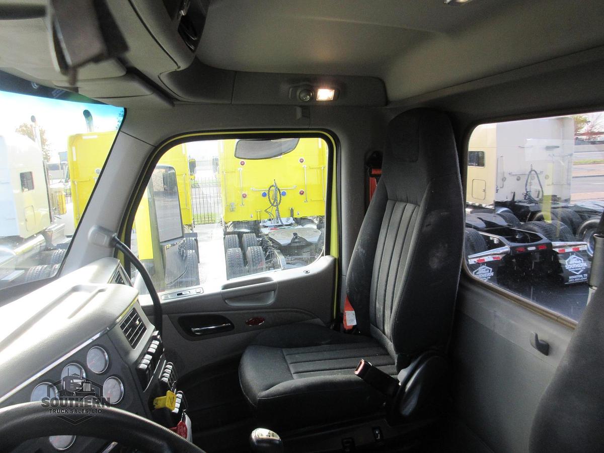 Used 2020 PETERBILT 567