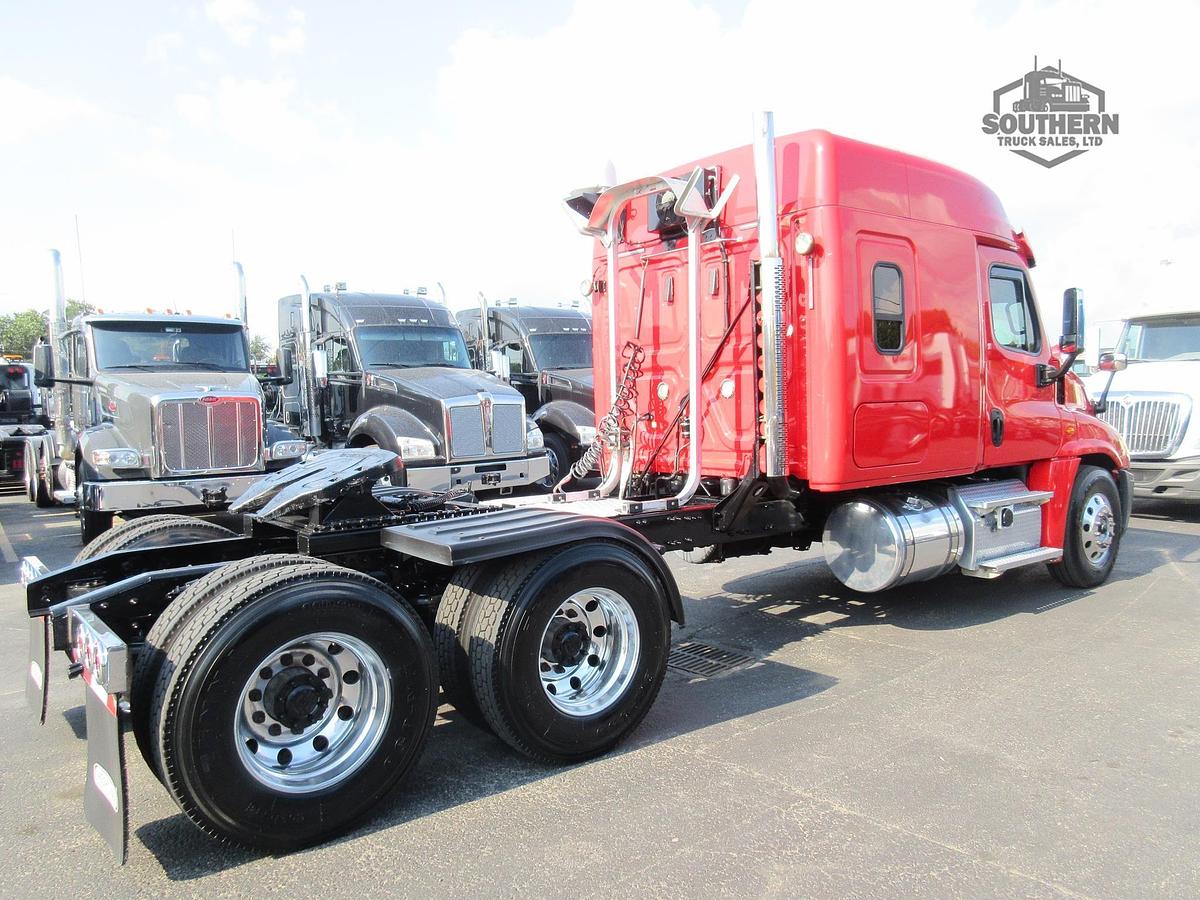 Used 2018 FREIGHTLINER CASCADIA 125