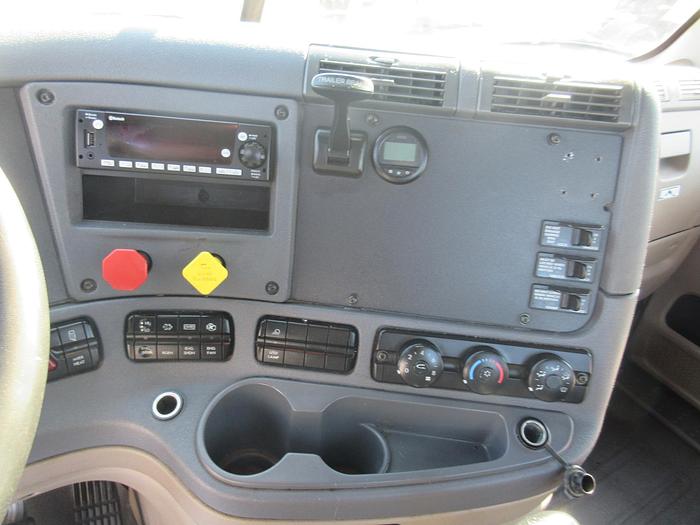 Used 2017 FREIGHTLINER CASCADIA 113