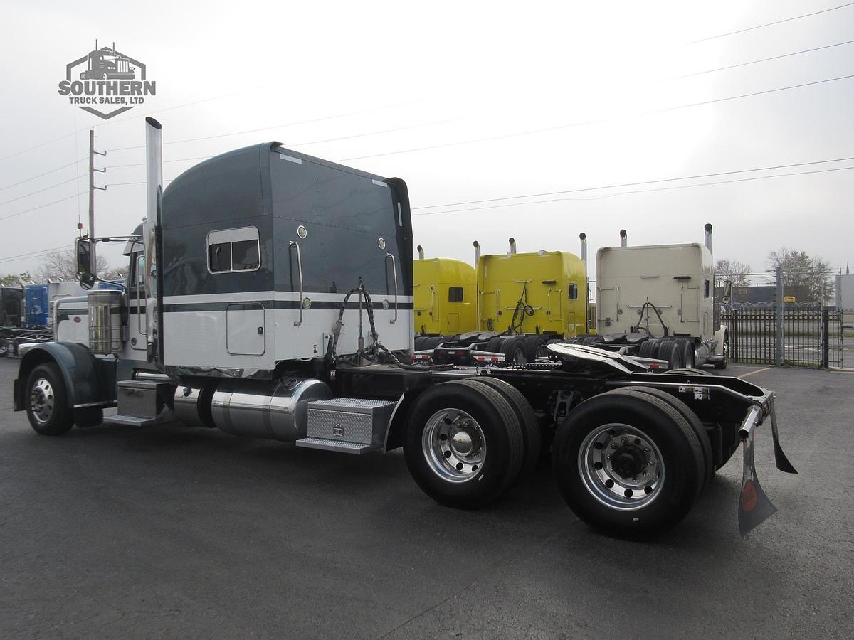 Used 2020 PETERBILT 389