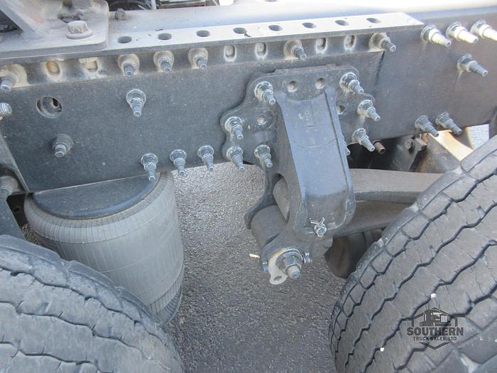 Used 2020 VOLVO VNR64T300