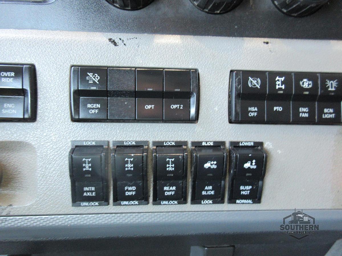 Used 2020 FREIGHTLINER CASCADIA 126