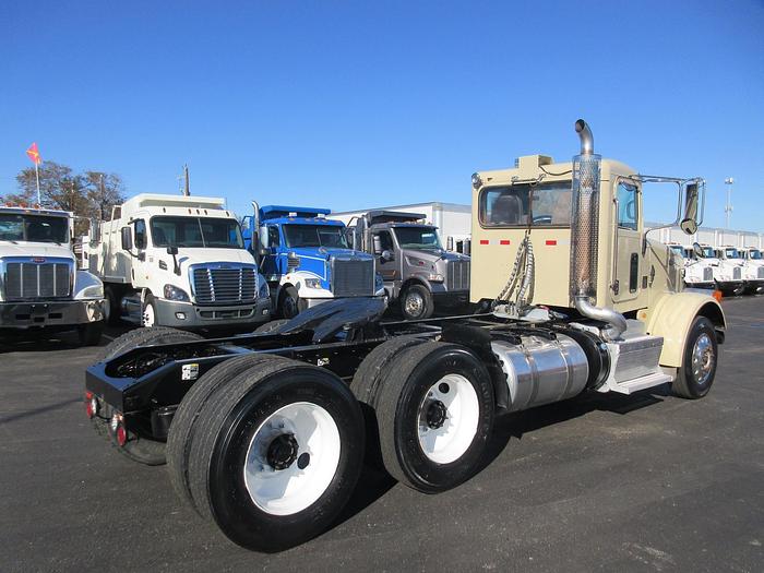 Used 2013 PETERBILT 365