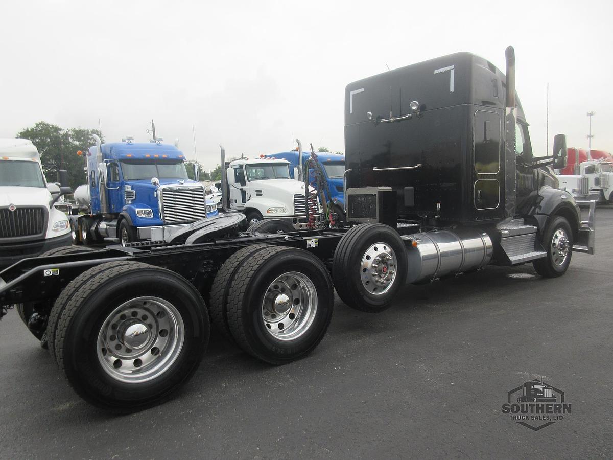 Used 2023 KENWORTH T880