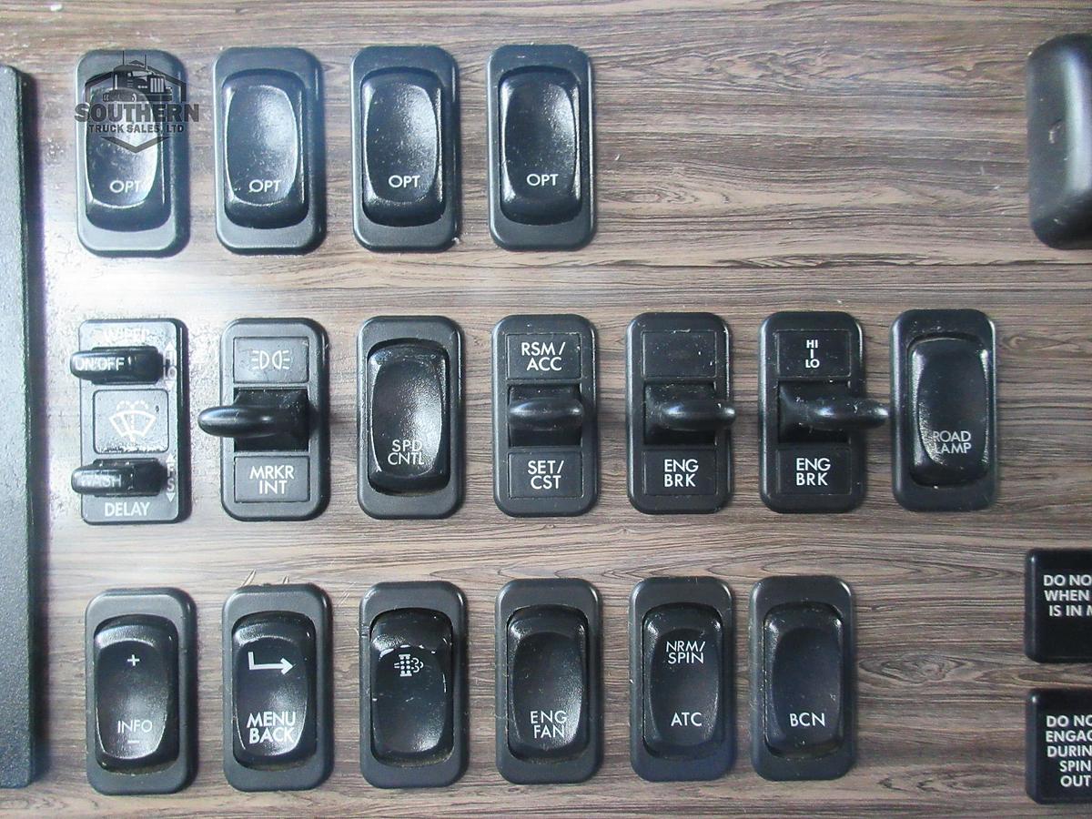 Used 2020 FREIGHTLINER 122SD