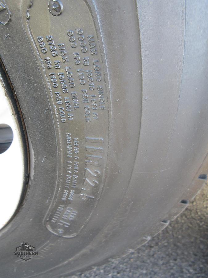 Used 2013 KENWORTH T800