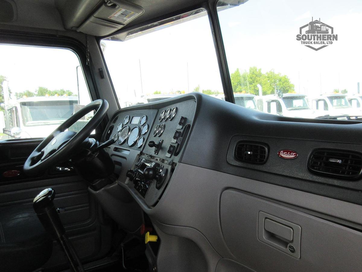 Used 2022 PETERBILT 389