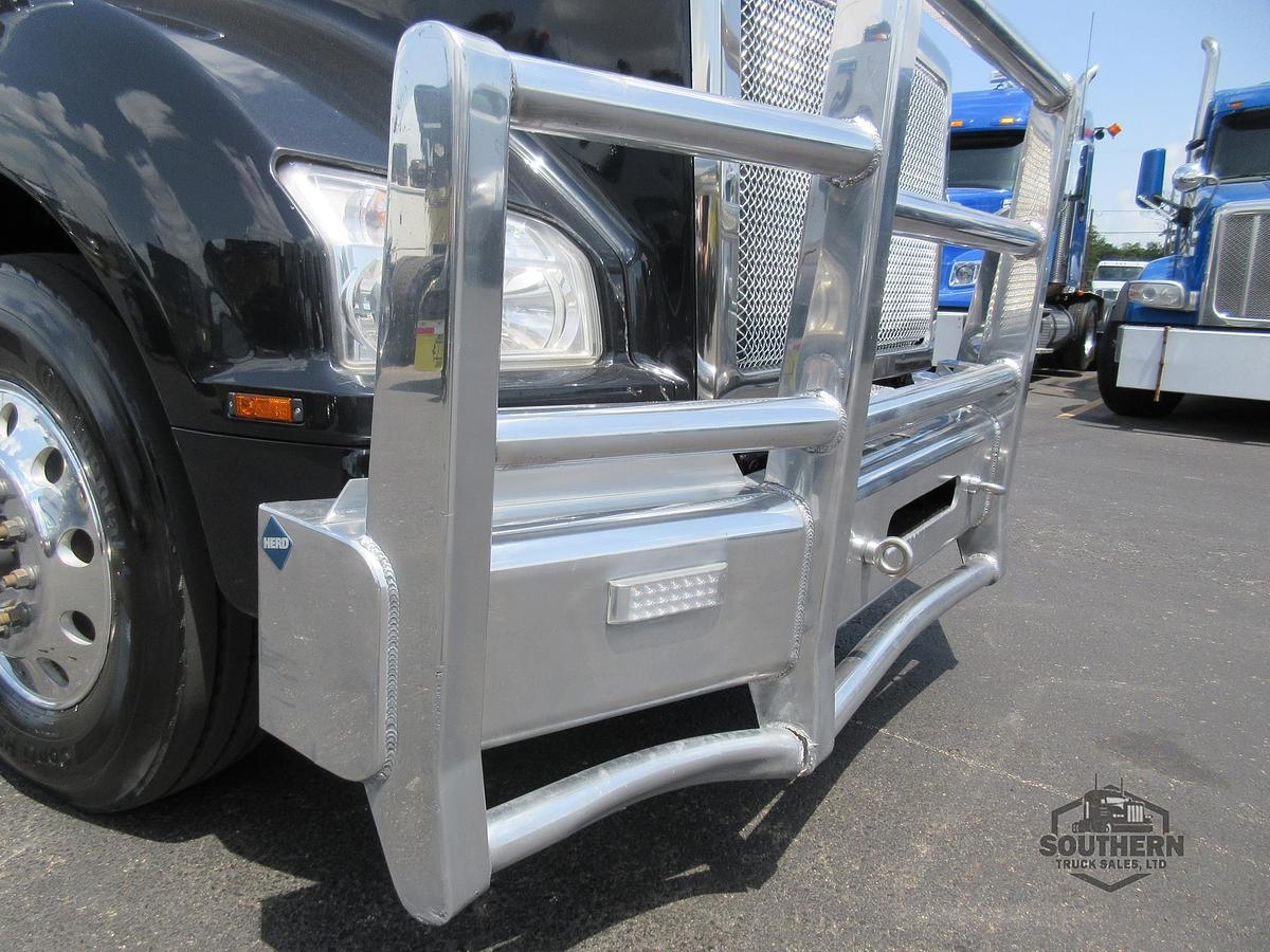 Used 2023 KENWORTH T880