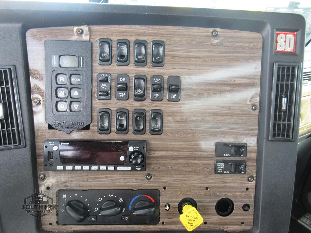 Used 2016 FREIGHTLINER CORONADO 122 SD
