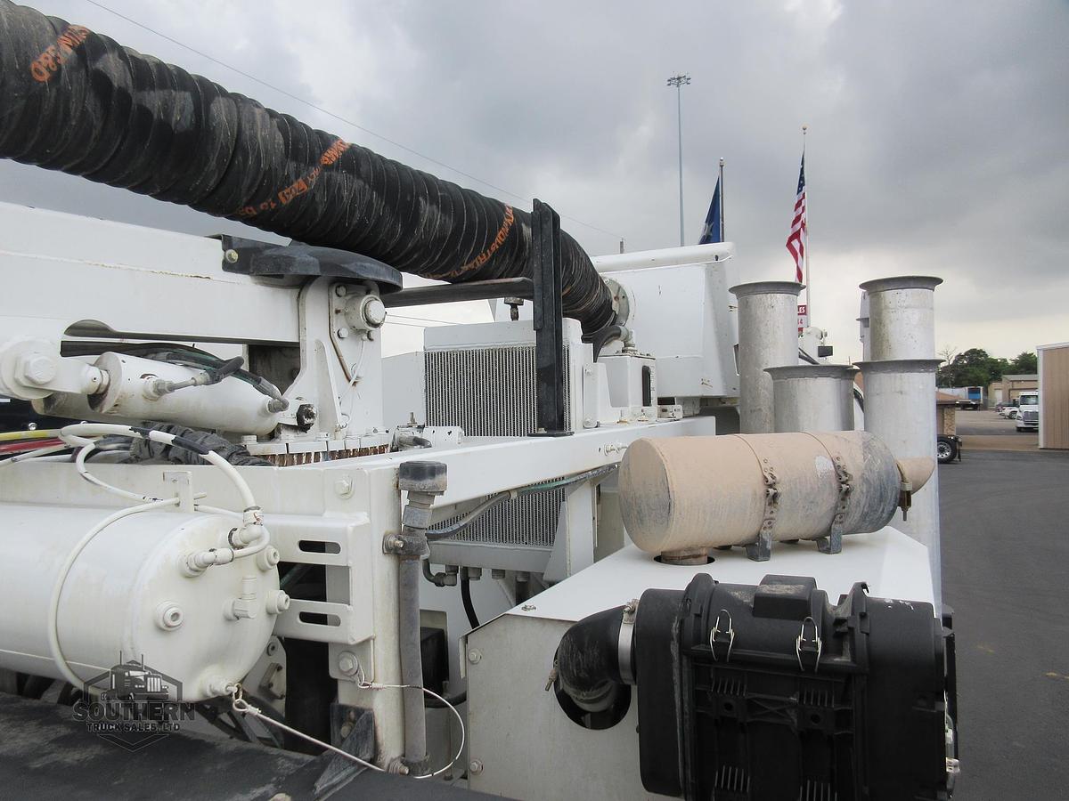 Used 2014 FREIGHTLINER 114SD