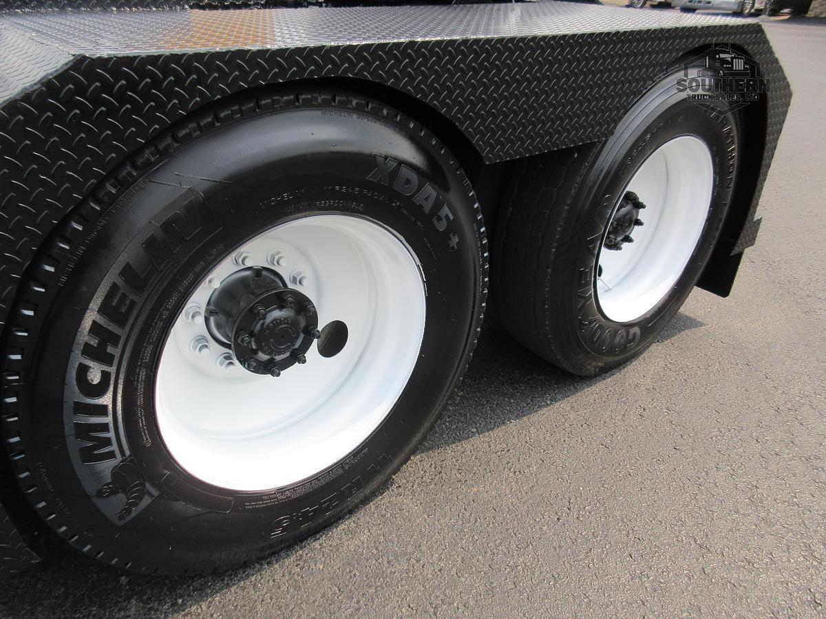 Used 2014 MACK PINNACLE CXU613