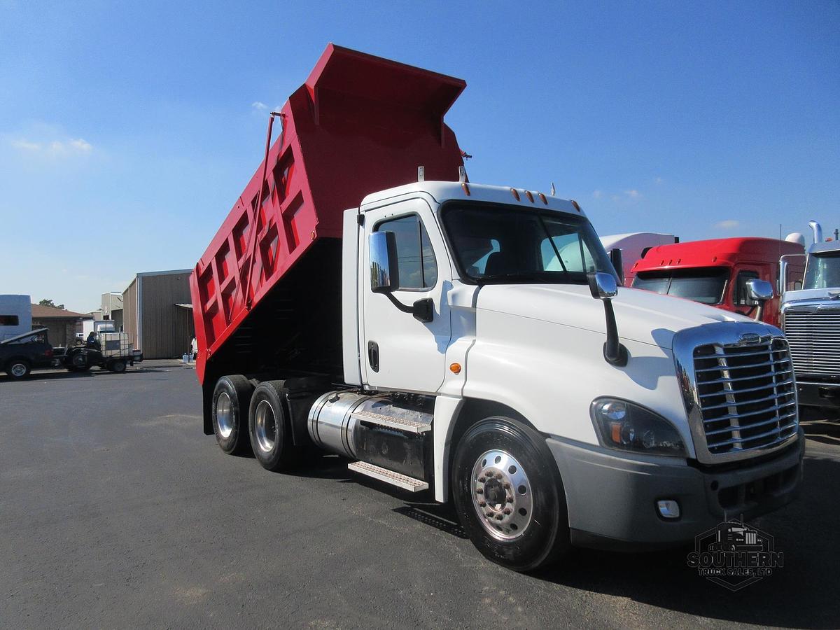 Used 2019 FREIGHTLINER CASCADIA 125