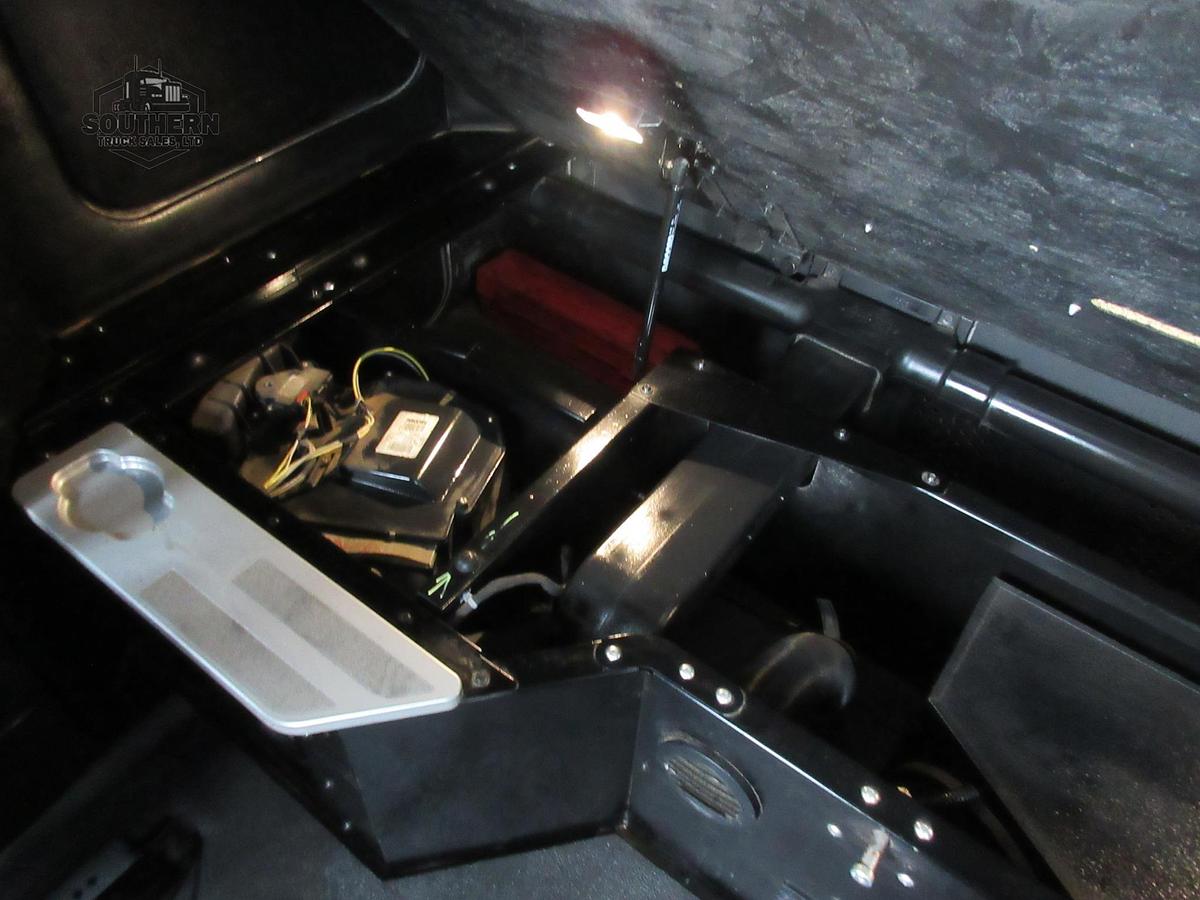 Used 2023 KENWORTH T880