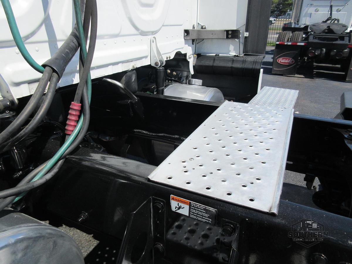 Used 2020 FREIGHTLINER CASCADIA 126