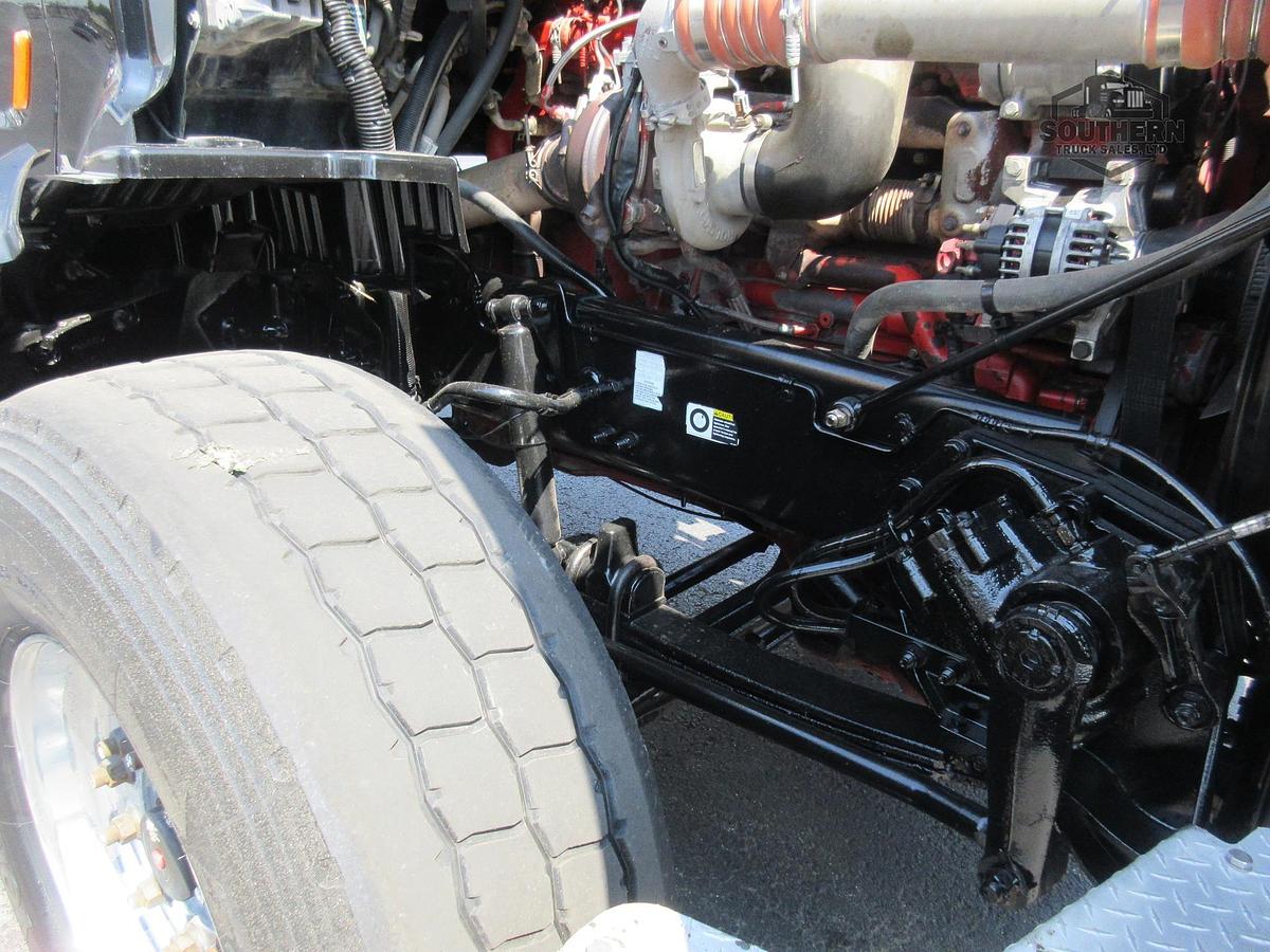 Used 2015 PETERBILT 567