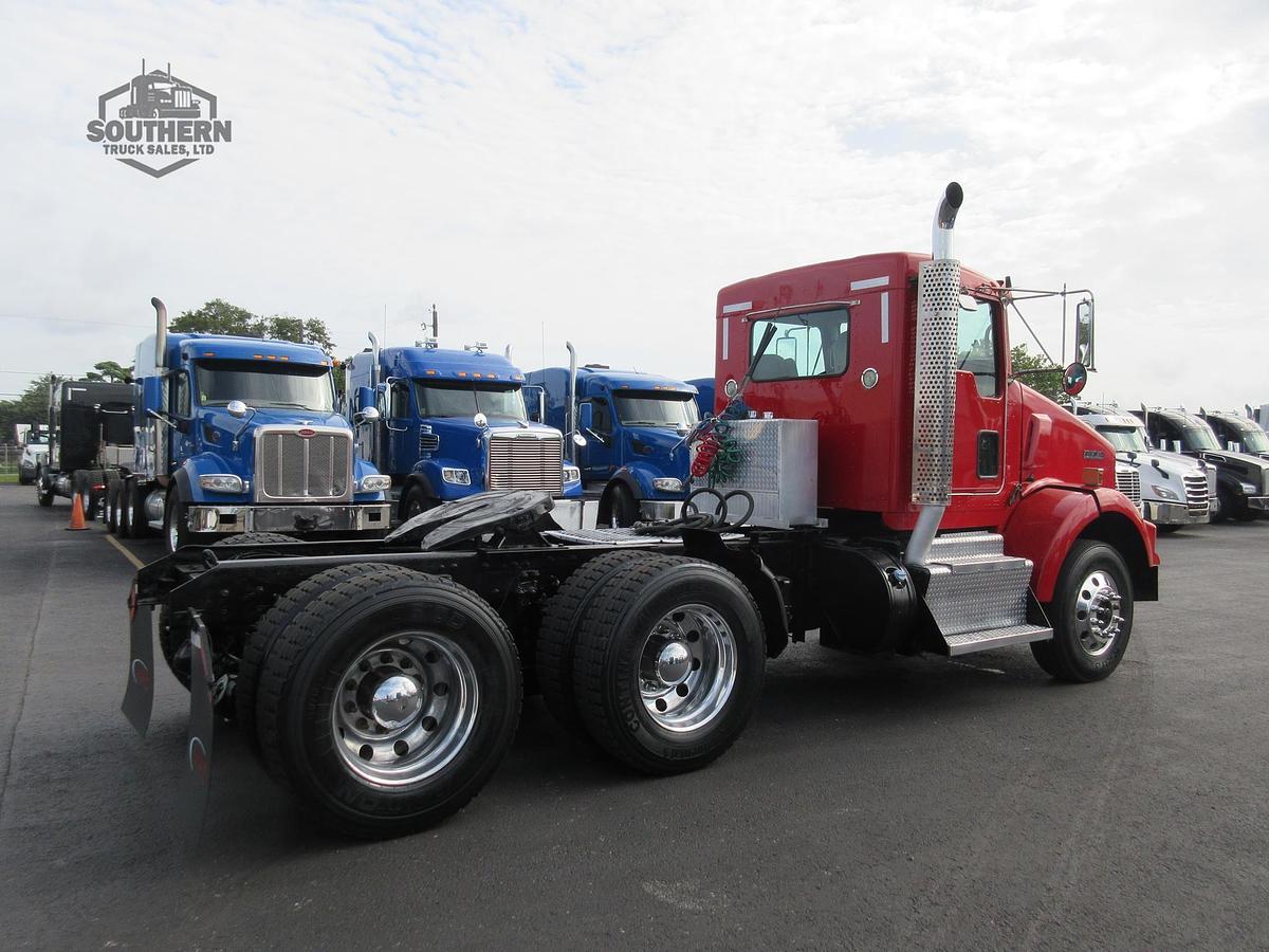 Used 2013 KENWORTH T800