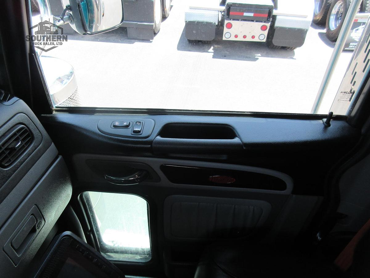 Used 2022 PETERBILT 389