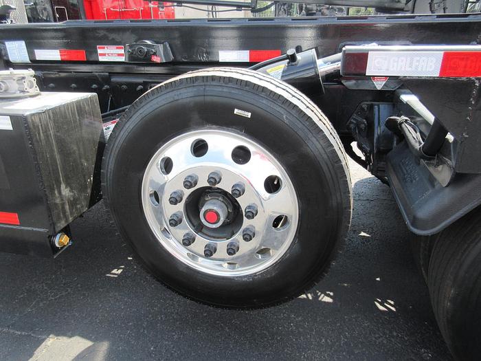 Used 2013 PETERBILT 348