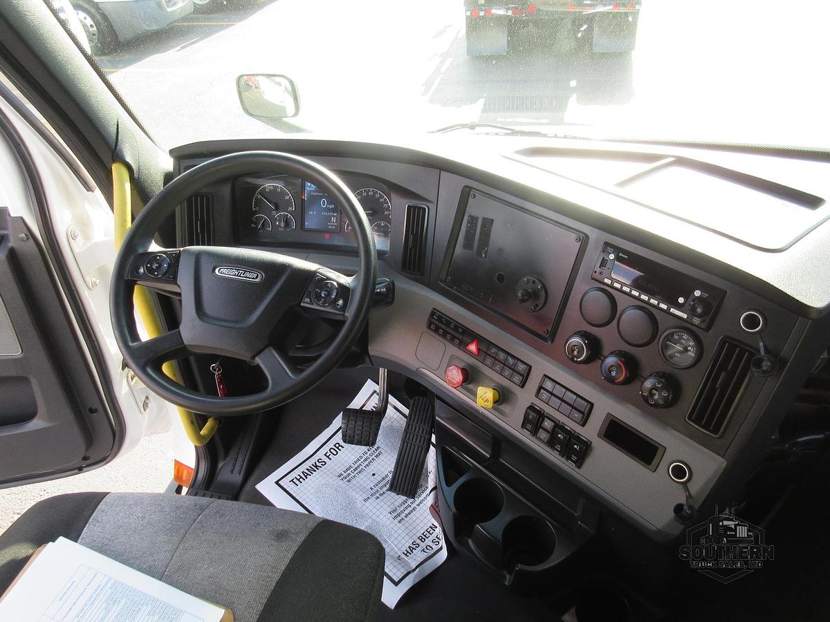 Used 2022 FREIGHTLINER CASCADIA 116