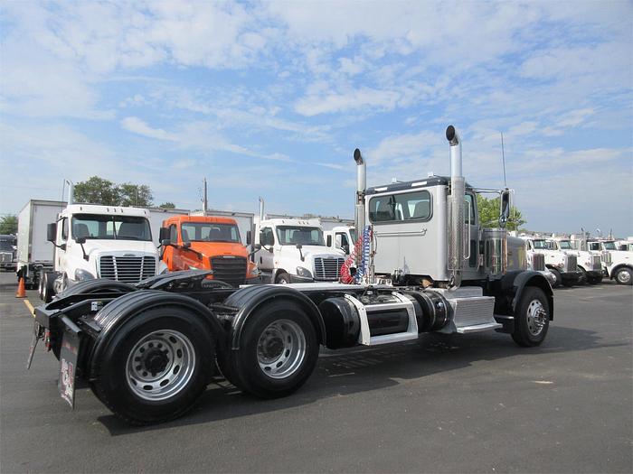 Used 2015 PETERBILT 389