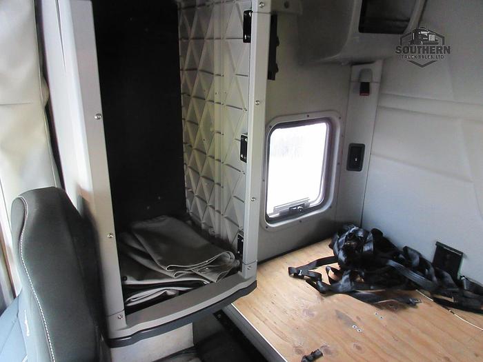 Used 2020 PETERBILT 567