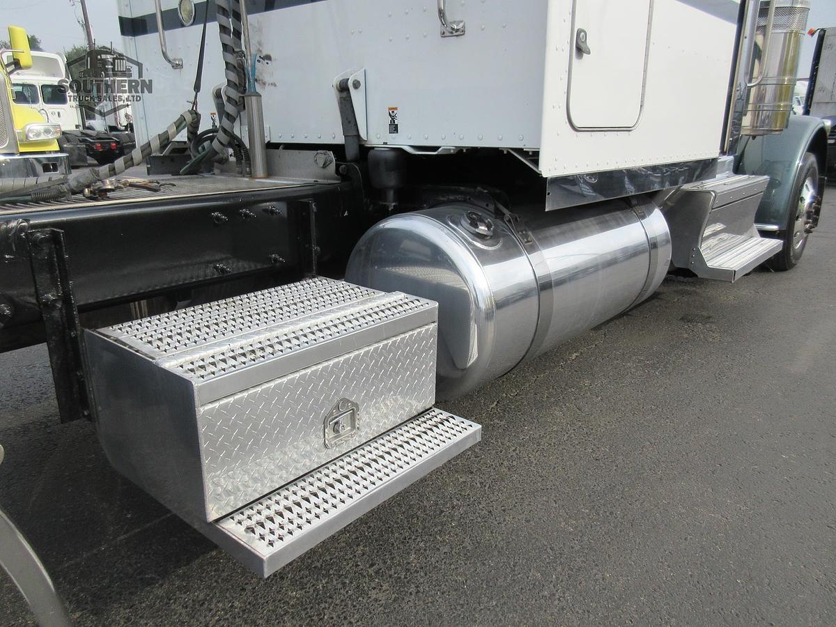 Used 2020 PETERBILT 389