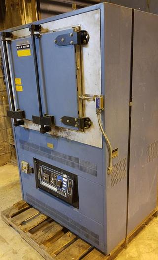 Used 25"W x 20"H x 20"L Blue M IGF-7780 Inert Gas Cabinet Oven, 1100°F