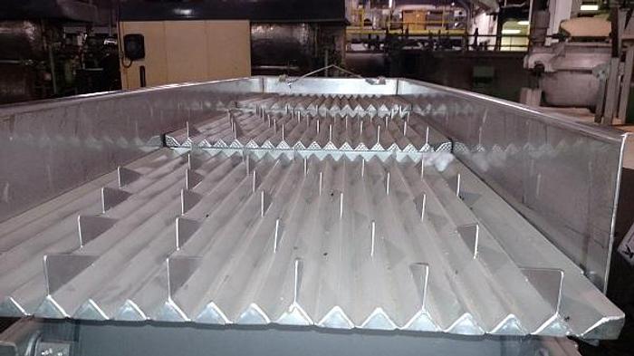 Used KEY ISO SHAKER WITH SPIKED MATERIAL