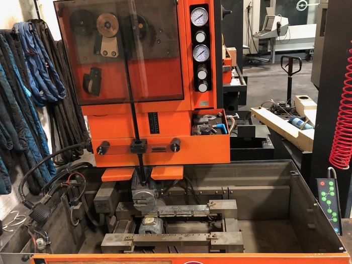 Used 1993 CHARMILLES Robofil C 200