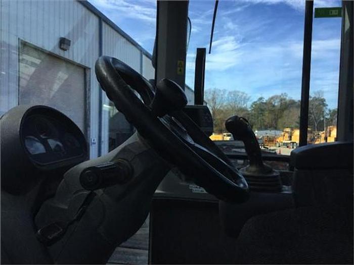 Used 2014 CATERPILLAR 930K