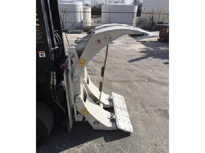Used 51" CASCADE ROLL CLAMP MODEL 77F-RCP-383 MFG. 2011 CLASS IV MAST