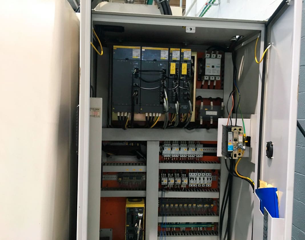 Used Daewoo MYNX 500 - Vertical Machining Centre - 2000