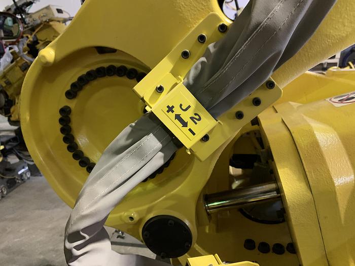 Used FANUC ROBOT LIQUIDATION SALE R2000iC/125L 6 AXIS CNC ROBOT WITH R30iB CONTROLLER, IR VISION, 125KG X 3,100 MM H REACH