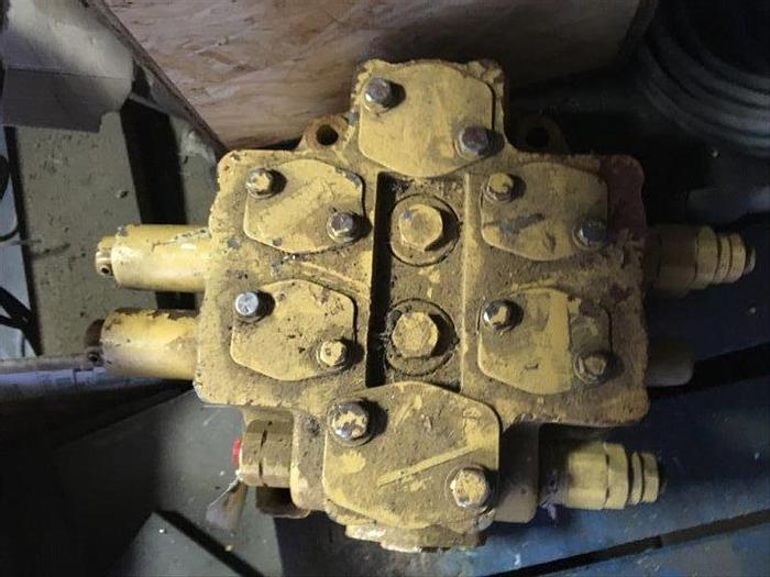 Used 0 Atlas Copco T4 MAIN HYDRAULIC VALVE 57096232