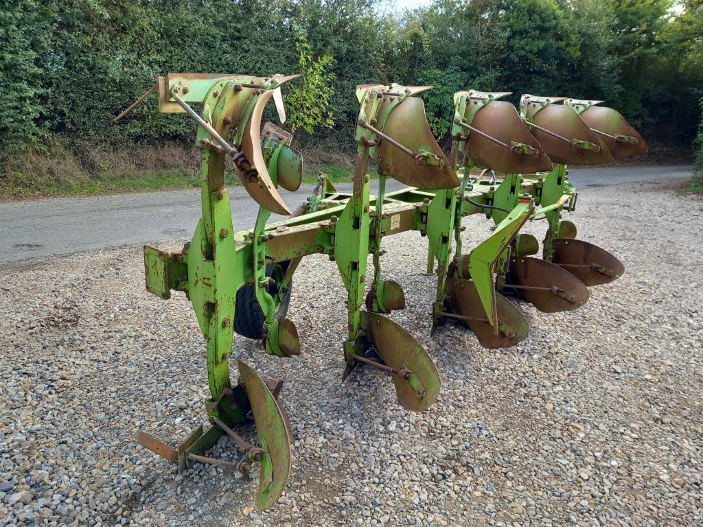 Used Dowdeswell DP120S Delta Furrow Reversible Plough