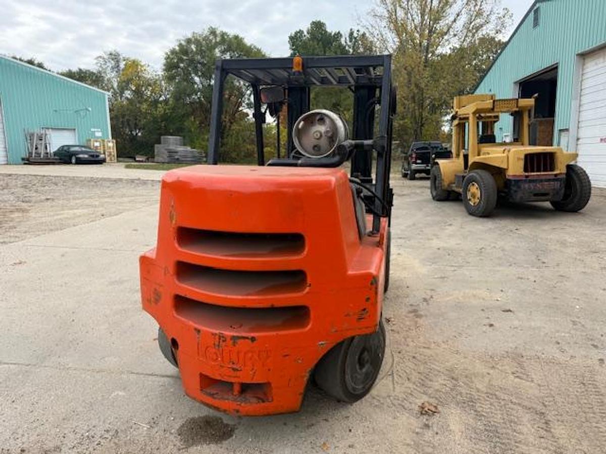 Used Lowery 20,000 lb Forklift – Propane Engine – Two-Stage Mast – Fork Positioner – Side Shift – Automatic Transmission