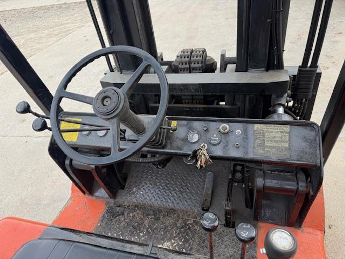 Used Lowery 20,000 lb Forklift – Propane Engine – Two-Stage Mast – Fork Positioner – Side Shift – Automatic Transmission