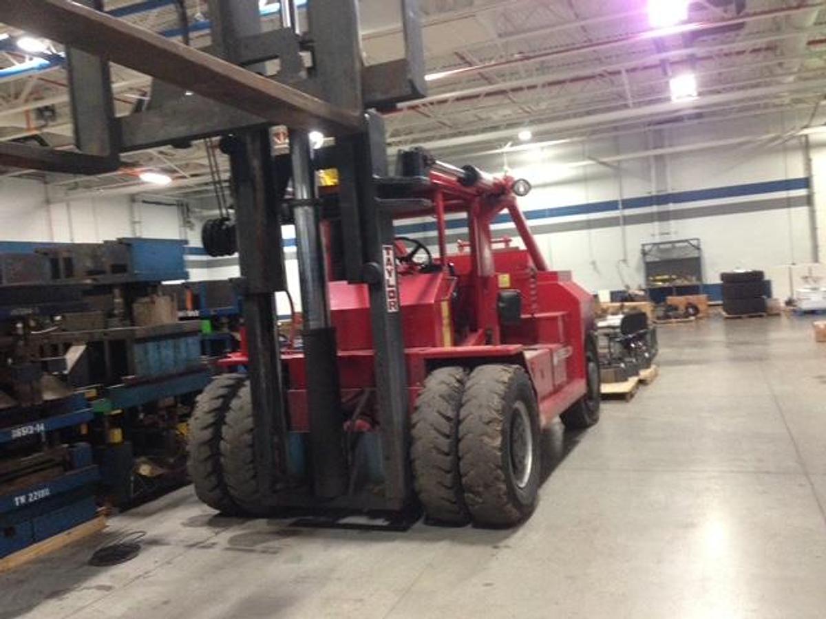 Used Taylor Rigger’s Special Forklift – 60,000 lb Capacity – Diesel Engine – Direct Lift Mast