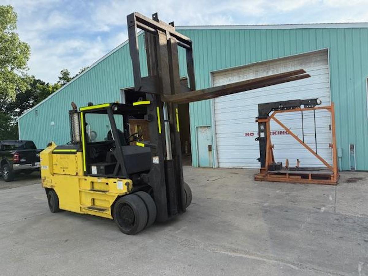 Used Taylor TC400L Forklift – 40,000 lb Capacity – Ford 460 Propane Engine – Automatic Transmission – Direct Lift Mast