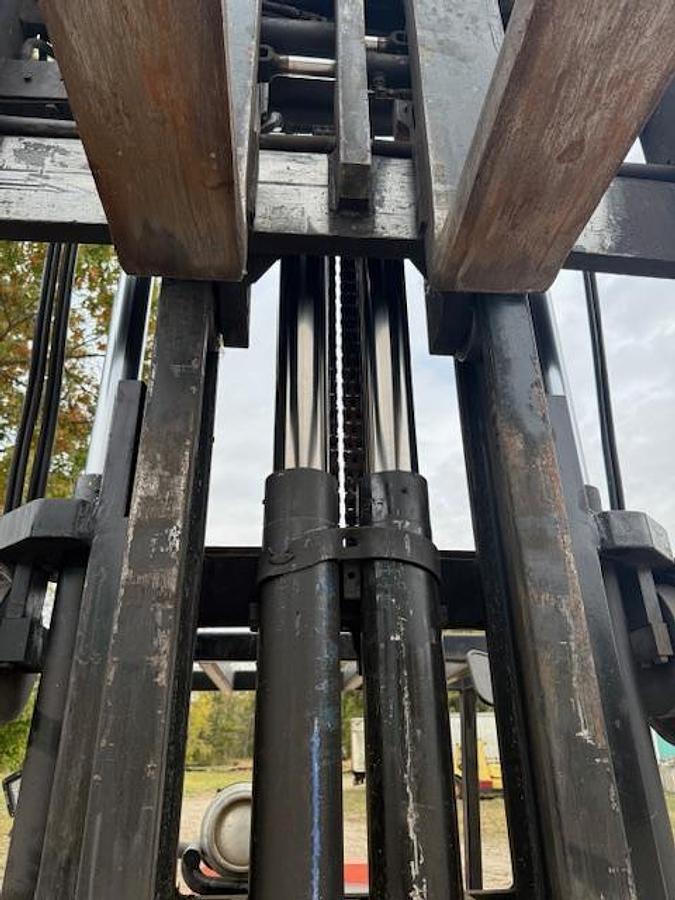 Used Lowery 20,000 lb Forklift – Propane Engine – Two-Stage Mast – Fork Positioner – Side Shift – Automatic Transmission