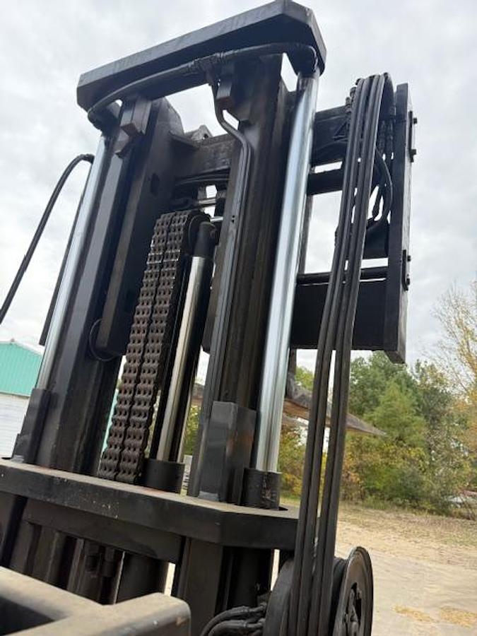 Used Lowery 20,000 lb Forklift – Propane Engine – Two-Stage Mast – Fork Positioner – Side Shift – Automatic Transmission