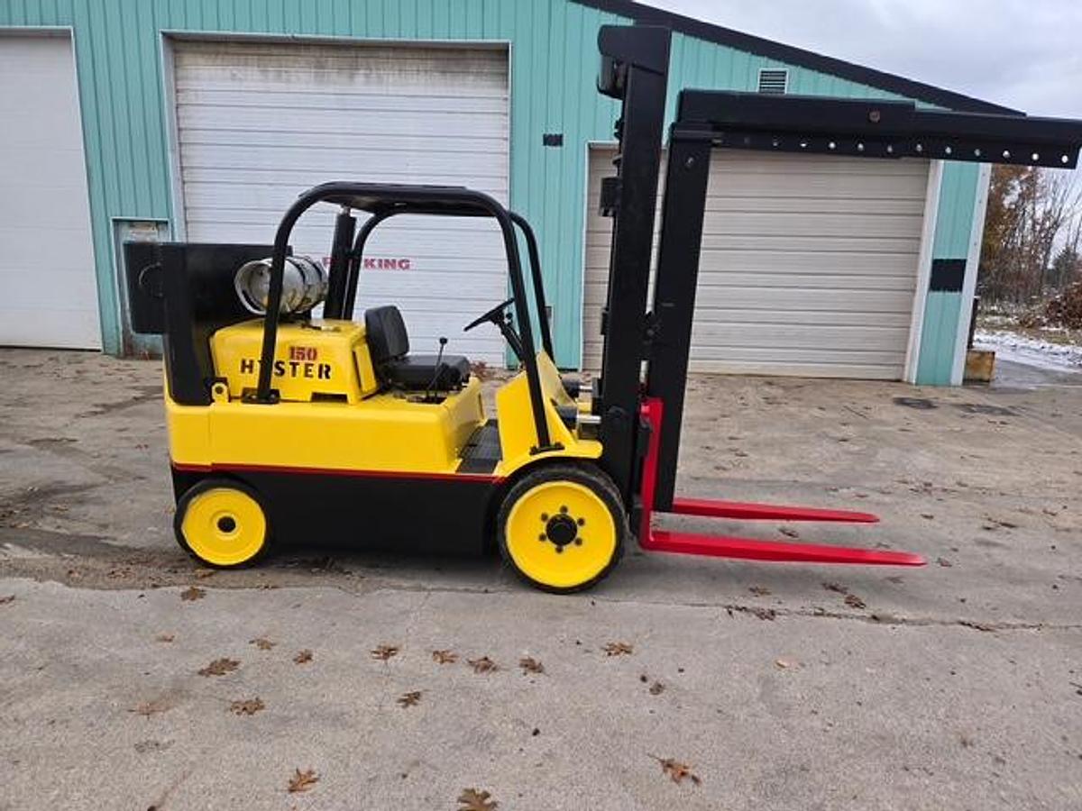 Used Hyster S150 Forklift – Perkins Propane Engine – Two-Stage Mast – Oil Clutch – Rigging Boom – 6’ Forks – Two Available