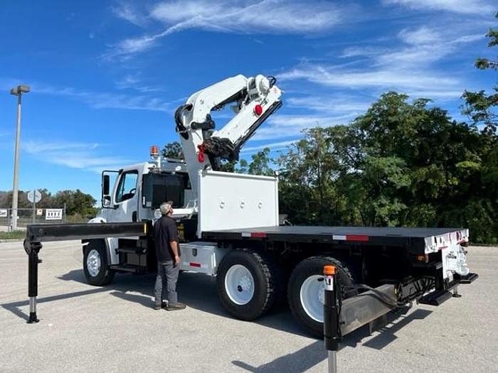 Used Effer 310.11 3s 25130 lb Knuckle Boom on 2009 Freightliner M2 106 Flatbed Truck - CE5787